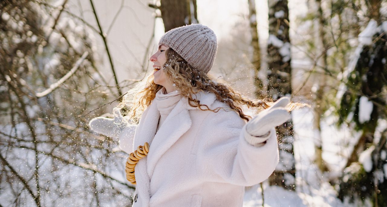 Pourquoi protéger sa peau du soleil en hiver est essentiel